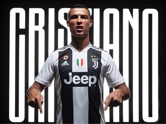Cristiano Ronaldo by jistě kopačky na míru měl.
