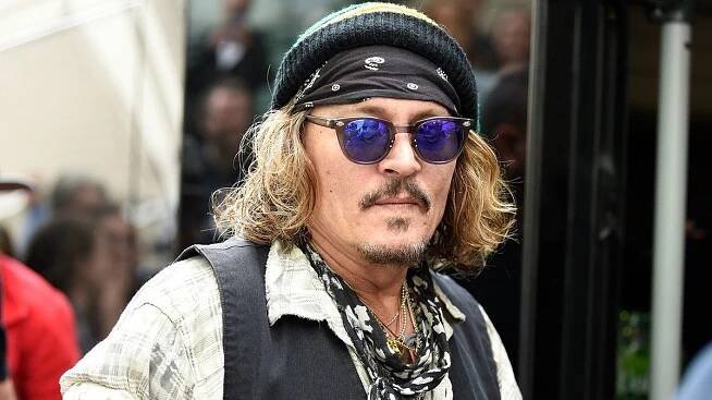 První krok ke comebacku? Johnny Depp na TikToku strhl lavinu fanoušků. Takhle sám sebe popsal - Super.cz