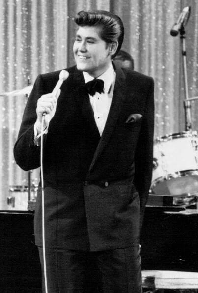 File:Count Basie Wayne Newton 1968 (cropped).jpg - Wikimedia Commons