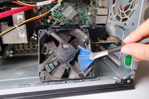 Letní nástrahy pro elektroniku: Co jí nejvíc škodí a jak ji ochránit? | Life4us.cz
