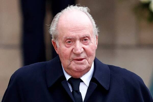 Juan Carlos podle tisku touží po návratu domů. Exil v Emirátech se stal zlatou klecí