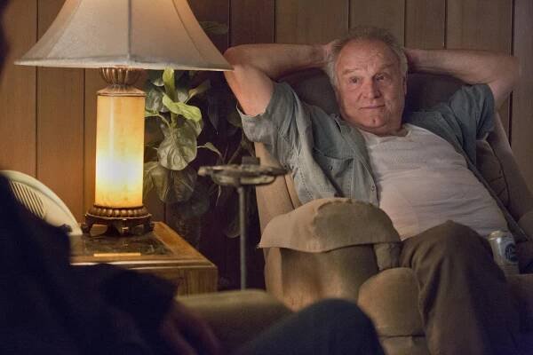 Californication - Slepá víra - Z filmu - Bill Smitrovich