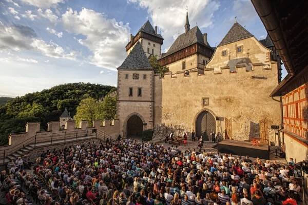 Noc na Karlštejně 2025