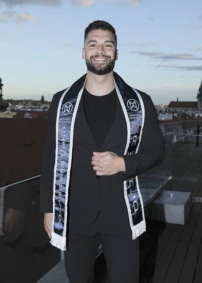 I když Tomáš sbírá v soutěžích krásy velké úspěchy, profesionálnímu modelingu se zatím nevěnuje.