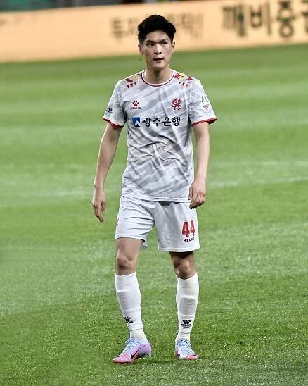 Lee Soon-min