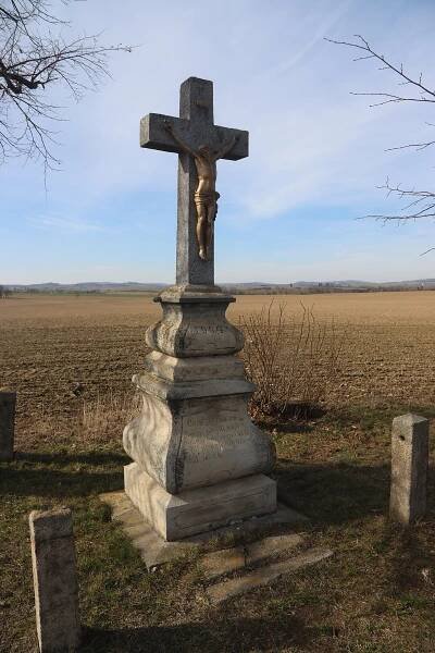 Soubor:Overview of wayside cross near bike path near Blatnice, Třebíč District.jpg – Wikipedie
