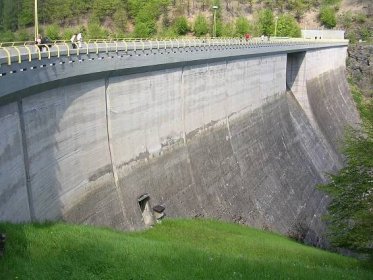 Soubor:Klíčavská přehrada-zadní strana.jpg – Wikipedie