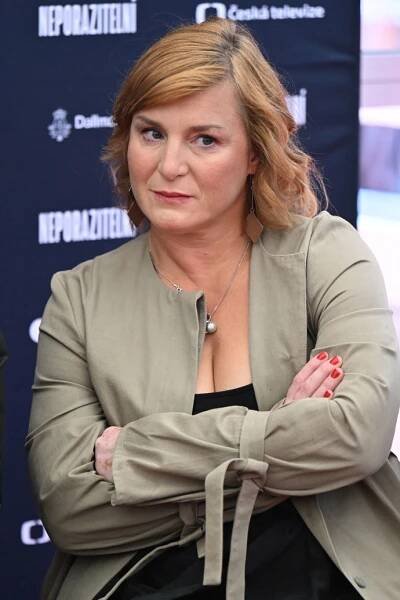 FOTO: Lenka Krobotová na tiskovce k novému filmu Neporazitelní. – stránka 10