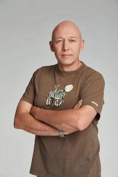 Robert Jašków vyrůstal jako jedináček, a i když v dospělosti poznal své 4 sourozence, je proto pyšným otcem tří dětí.