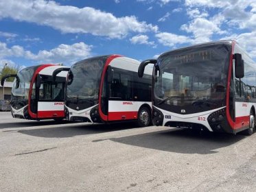 V Ústí vyjíždí nové kloubové autobusy, město čeká od zítřka proměna sítě linek