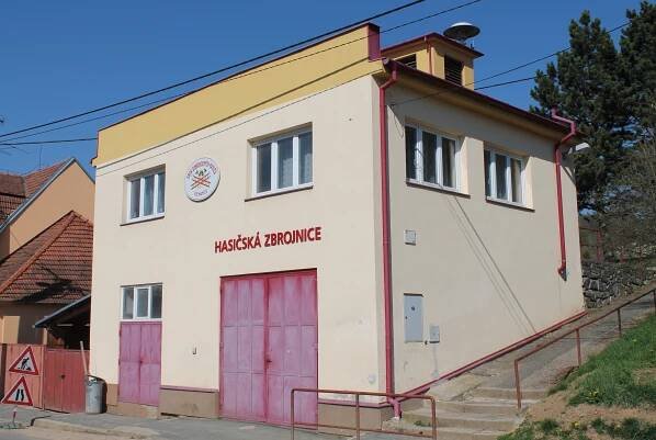 Soubor:Řícmanice, hasičská zbrojnice (2017-04-10; 01).jpg