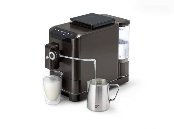 Ein "Schaum" wird wahr: Kaffeespezialitäten mit dem neuen Vollautomaten Esperto2 Milk - Tchibo
