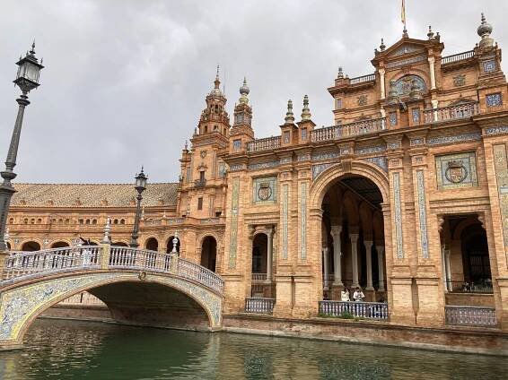 "Budou si myslet, že jsme se zbláznili." Sevilla láká na flamenco, keramiku i Kolumba