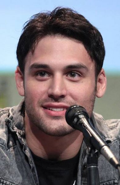 Ryan Guzman – Wikipedie