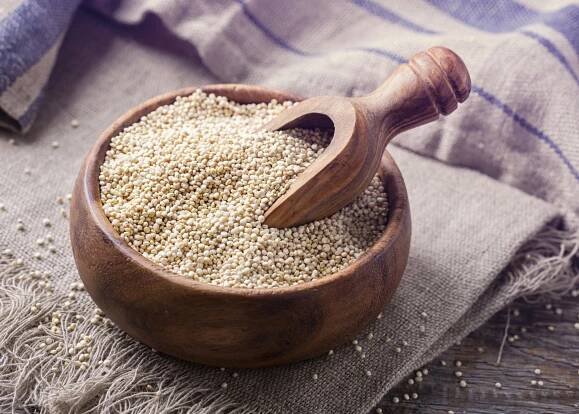 Quinoa s tvarohem a mákem