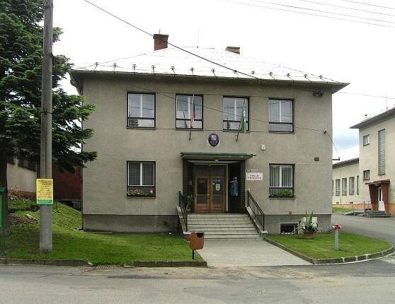 Soubor:Bratřejov, municipal office.jpg