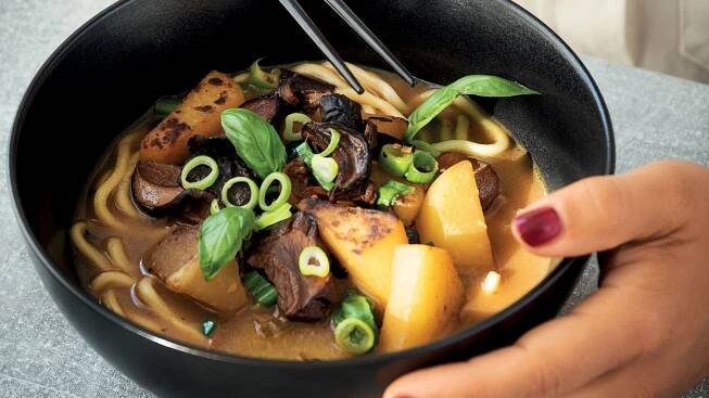 Miso polévka s kedlubnou a houbami podle Chili Ta Thuy – zahřeje, zasytí a posílí imunitu