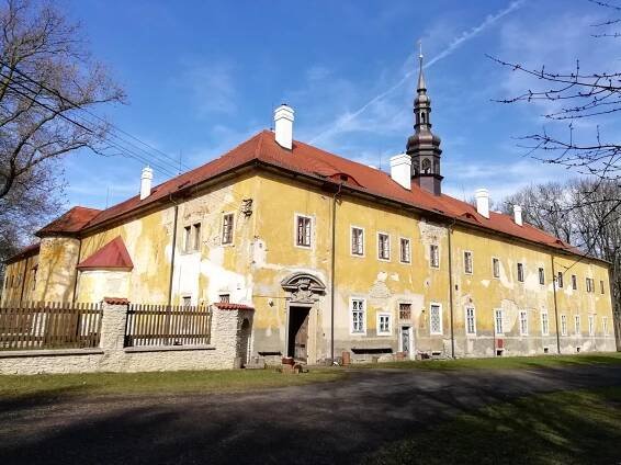 Fotogalerie • Františkánský klášter Hájek (Klášter) • Mapy.com