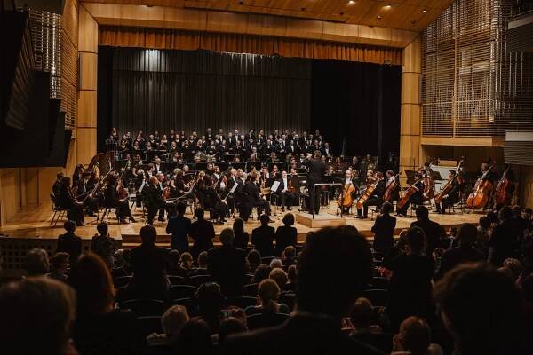 Jedenáct koncertů Filharmonie v adventním a vánočním čase