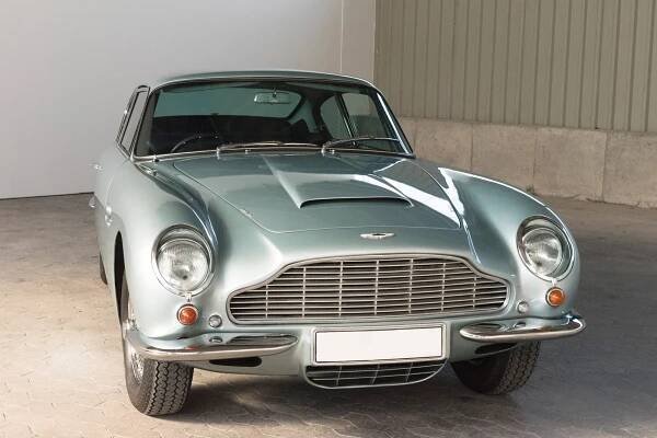 Autofahren wie James Bond - ein Oldtimershooting by Promedia Solutions