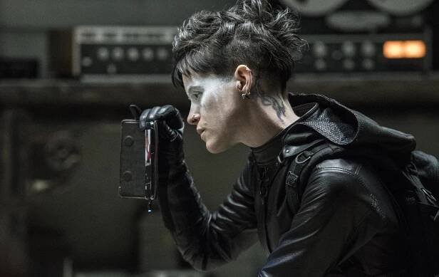 Recenze: Dívka v pavoučí síti utkala na diváky řídkou filmovou podívanou