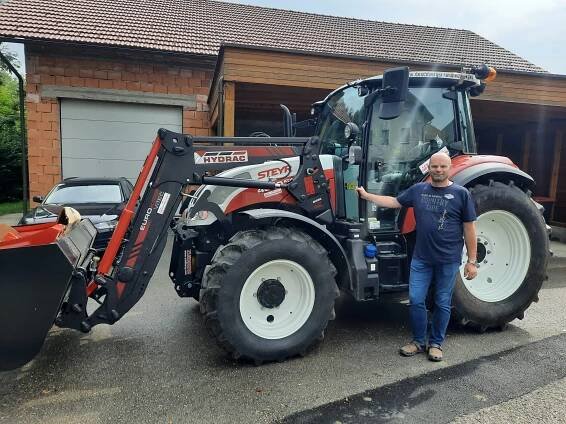 Traktor- und Maschinenübergaben von Landtechnik Deschberger