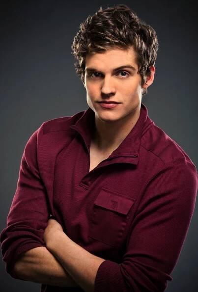 Daniel Sharman (Isaac)