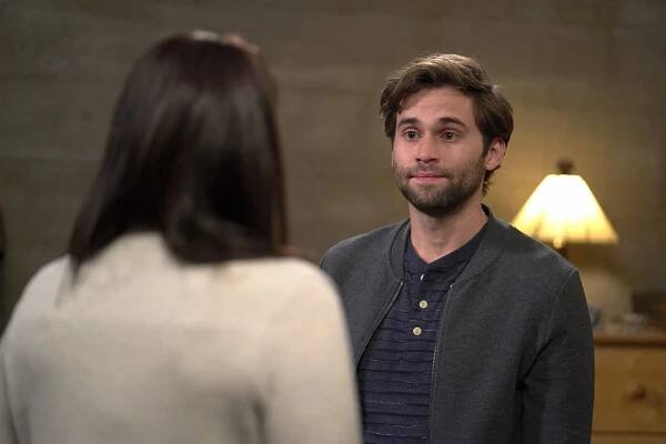 Chirurgové - Poslední večeře - Z filmu - Jake Borelli