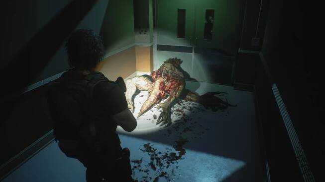 Resident Evil 3; gameplay: Hunter