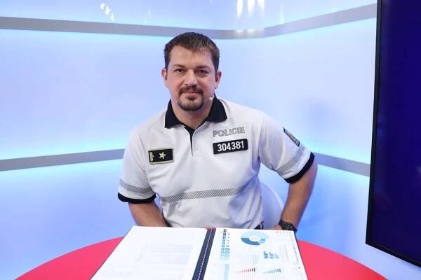 Šílenci za volanty kamionů? „Práskací videa“ na řidiče štvou zástupce dopravců