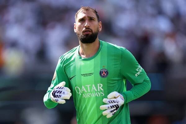 Gianluigi Donnarumma makes decision over Man Utd transfer after Man City approach