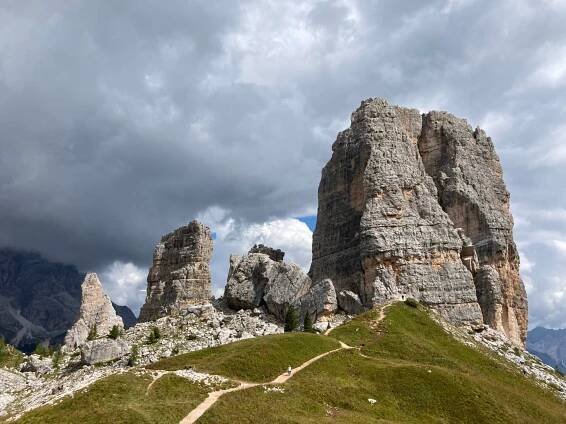 Trail towards Cinque Torres on alta via 1