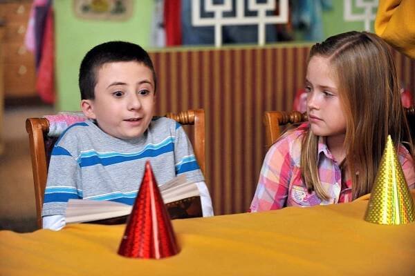 Průměrňákovi - Brickovo narození - Z filmu - Atticus Shaffer