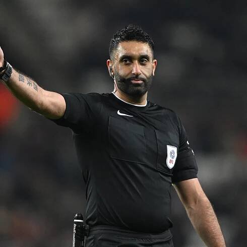 Mike Dean calls out first south Asian Premier League referee for ‘bang out of order’ act