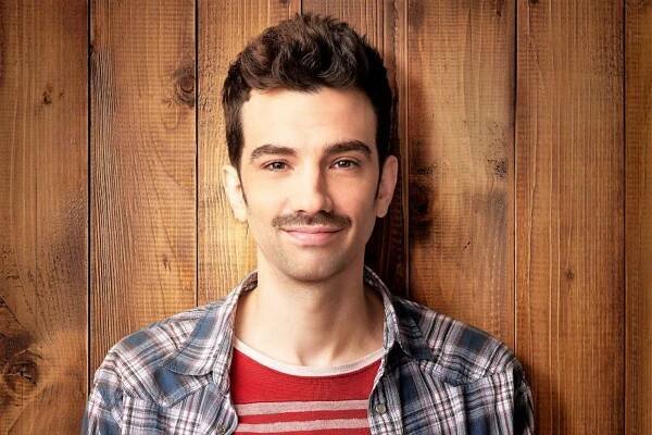 Jay Baruchel in The Moodys