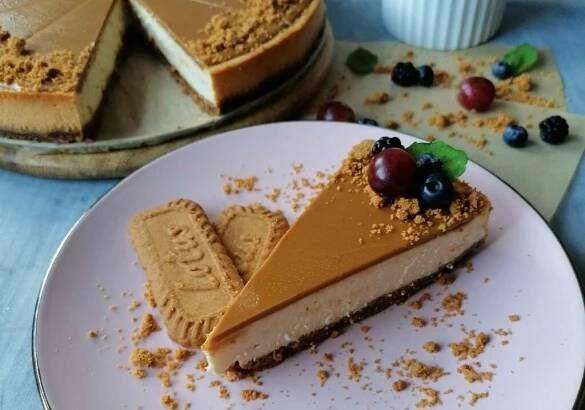 Lotus cheesecake | TheBestTastes.com