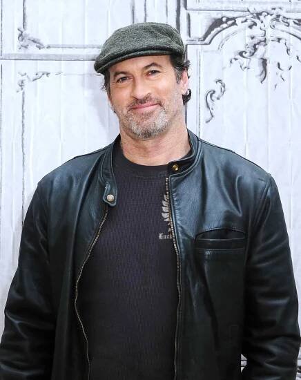 Scott Patterson Shares an 'Infuriating' Gilmore Girls Scene When His Body Was 'Treated Like an Object'