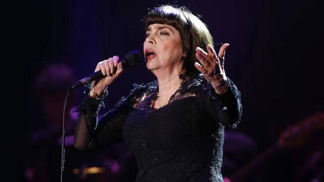 Miluji vás, dojala se Mireille Mathieu