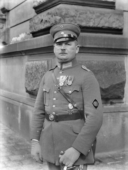 Ernst Röhm - Peklo: Vzestup a pád nacistů - 1923-1928: Podvod a klam - Z filmu