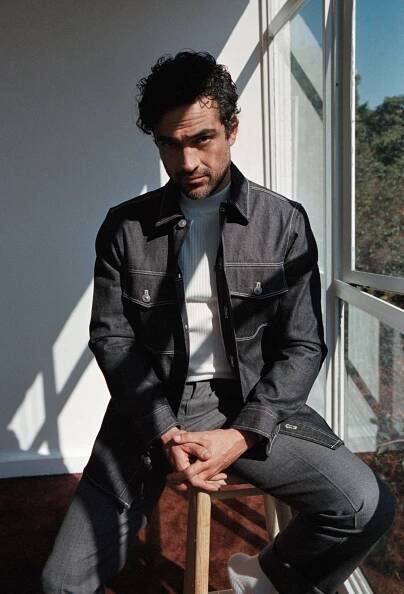 Alfonso Herrera Stays Grounded - Latina