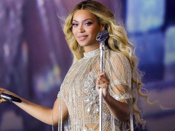 Naturally, Beyoncé Does the Headscarf Trend Better Than Everyone—See the Photos