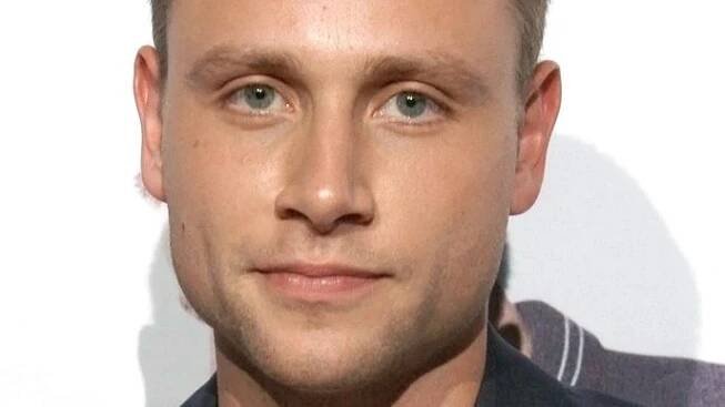 Tajemný Max Riemelt: populární německý herec natáčí drsné sexuální scény, své soukromí přísně chrání