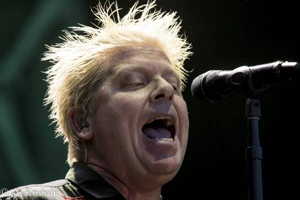 RECENZE: The Offspring umí strhnout publikum, ale nikam se neposouvají