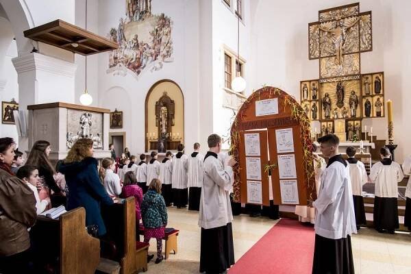 2. neděle velikonoční - Božího milosrdenství | Farnost Brno - Židenice u kostela sv. Cyrila a Metoděje