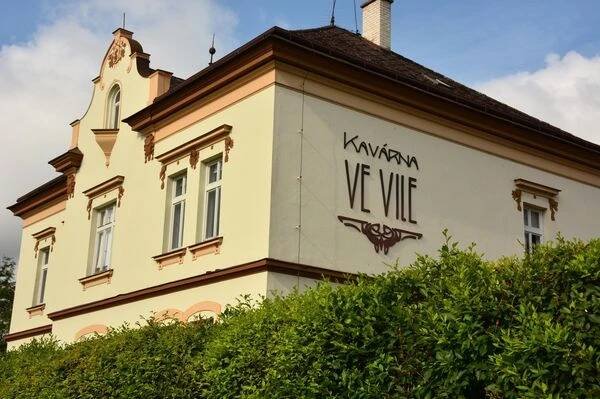 Kavárna Ve Vile foto 2