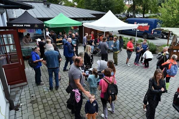 Dobré pivo i dobrá muzika. V Týně nad Vltavou bylo veselo