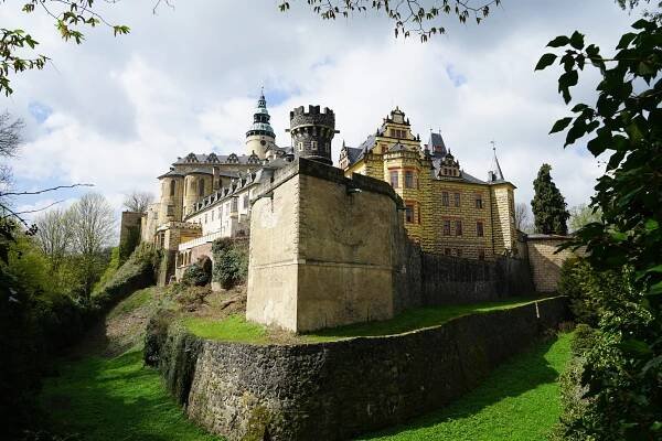 Středověký hrad a renesanční zámek Frýdlant