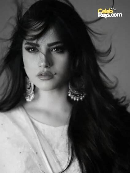 Neelam Muneer zodiac
