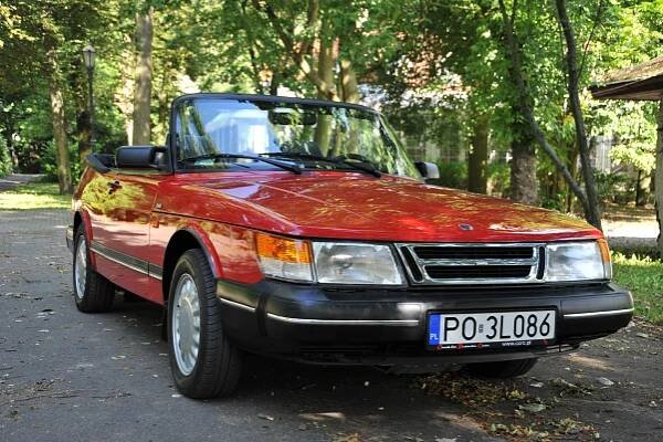 ’89 Saab 900 Convertible - Classic Car Restoration Center