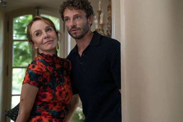 Emily in Paris - Ex-en-Provence - Z filmu - Philippine Leroy-Beaulieu, Arnaud Binard